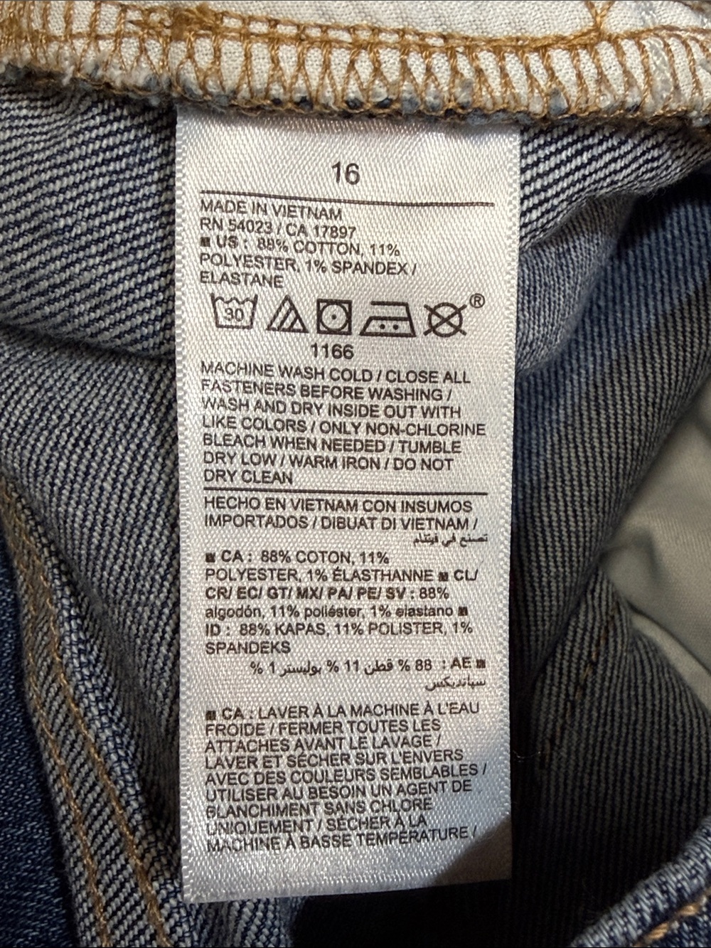 Old Navy Mid-rise Boyfriend Loose Jeans - Picture 6 of 6